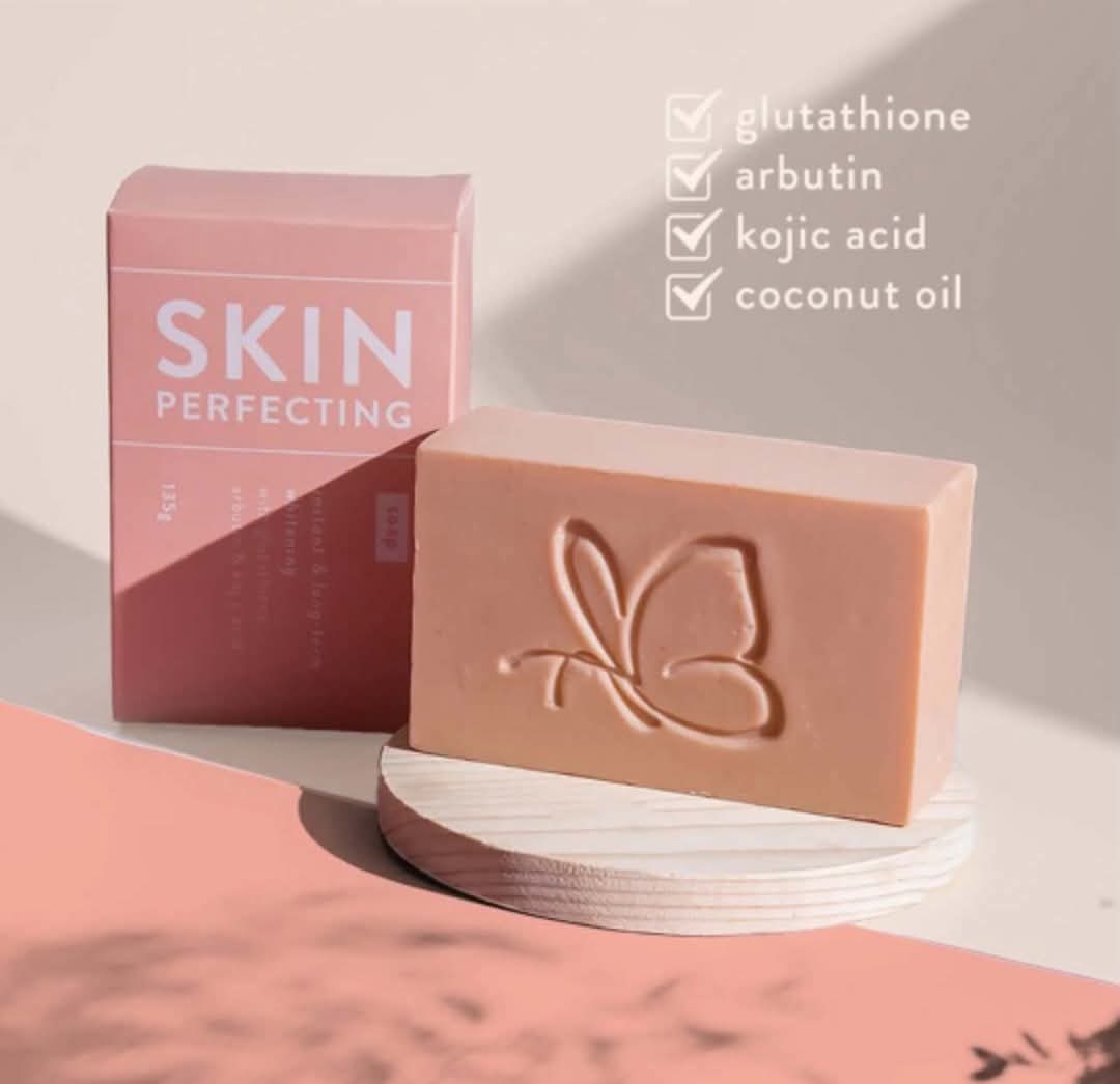 The Butterfly Kisses Instant & Long-Term Whitening Soap is a coconut oil